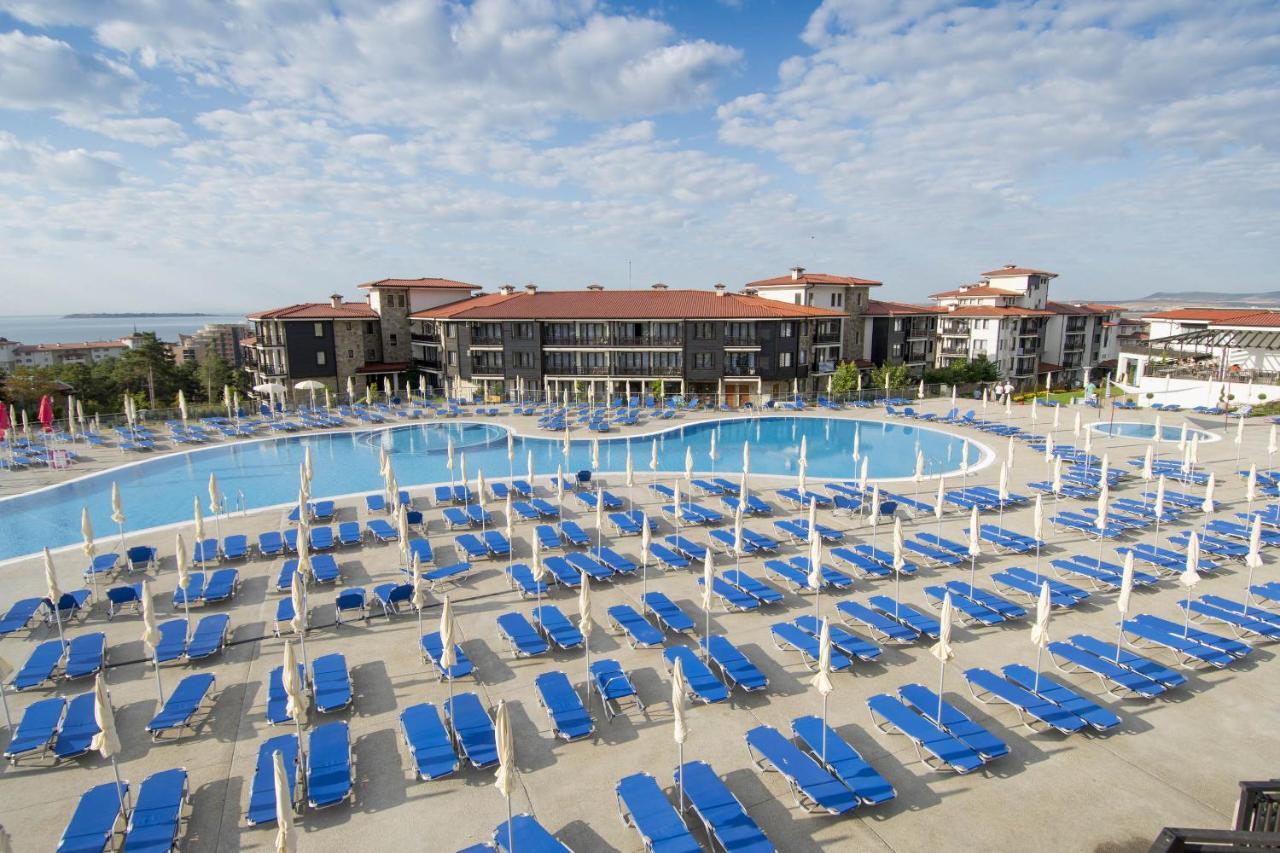 Nevis Resort & Aqua Park Sunny Beach Exterior photo
