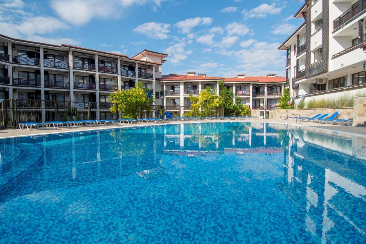 Nevis Resort & Aqua Park Sunny Beach Exterior photo