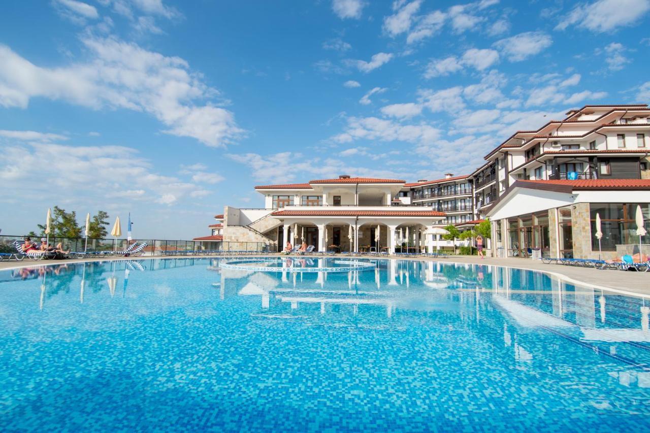 Nevis Resort & Aqua Park Sunny Beach Exterior photo