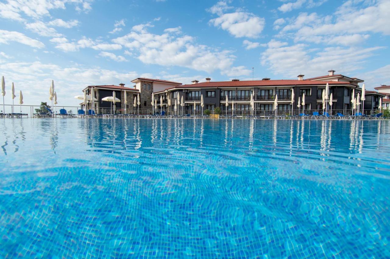 Nevis Resort & Aqua Park Sunny Beach Exterior photo