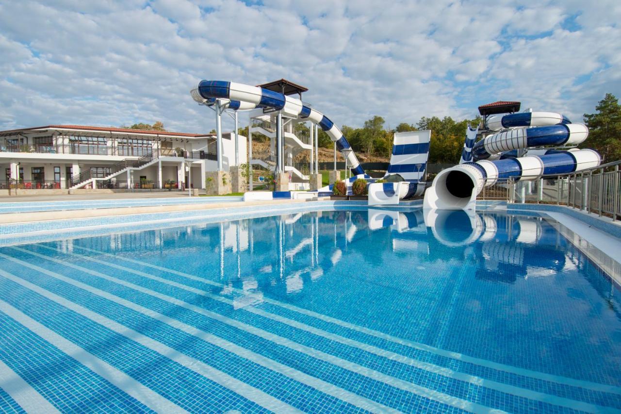Nevis Resort & Aqua Park Sunny Beach Exterior photo